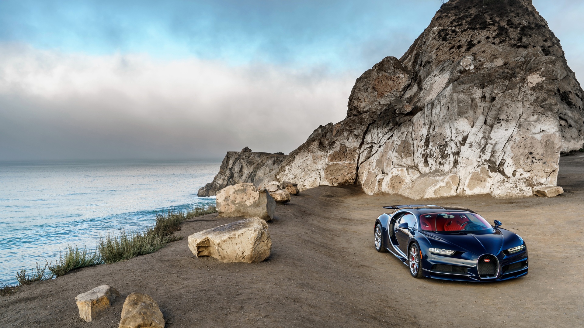 美国海岸蓝色豪华车布加迪跑车4k壁纸壁纸