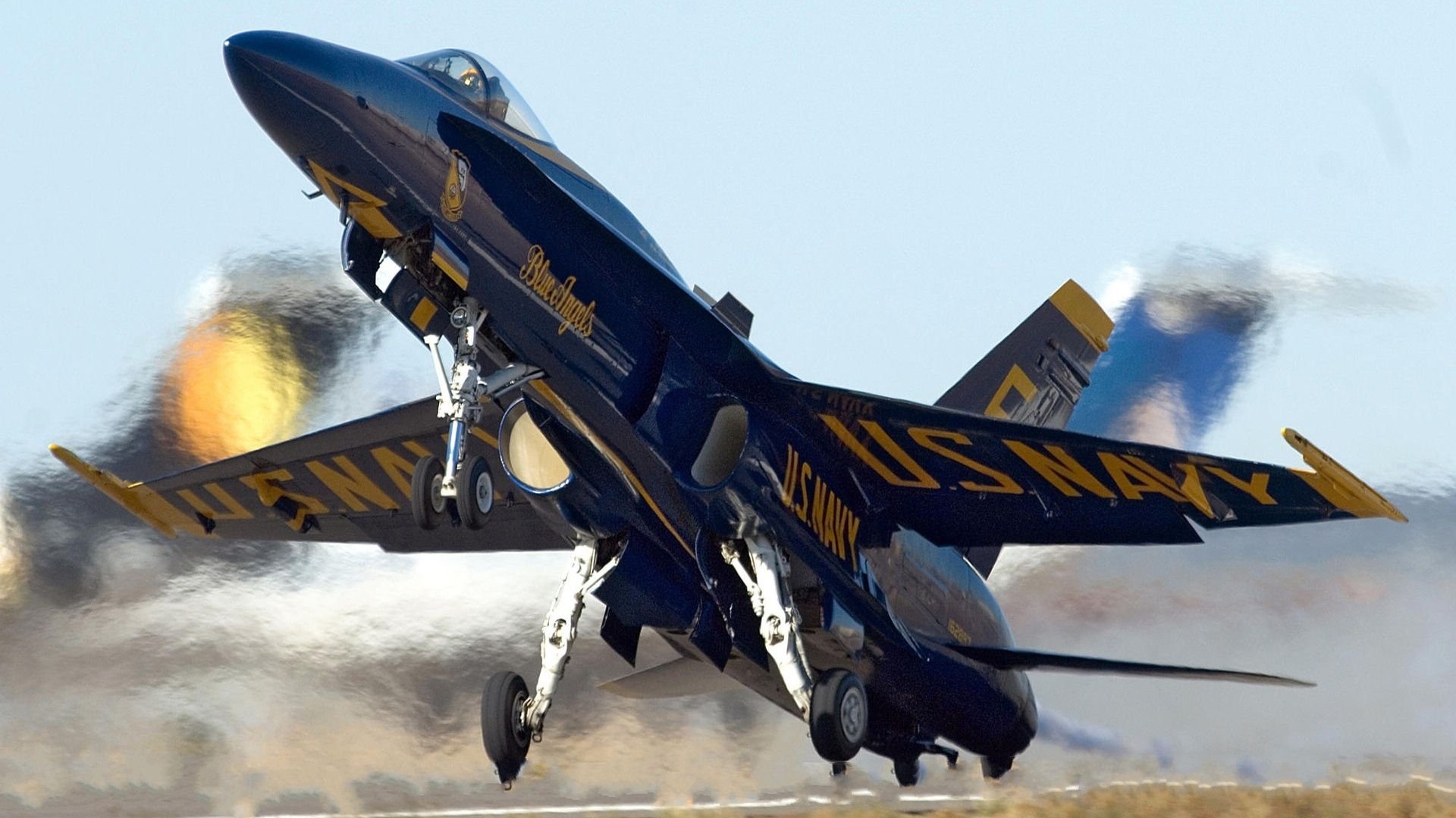 战争暴力飞机大炮战斗军事天地壁纸161