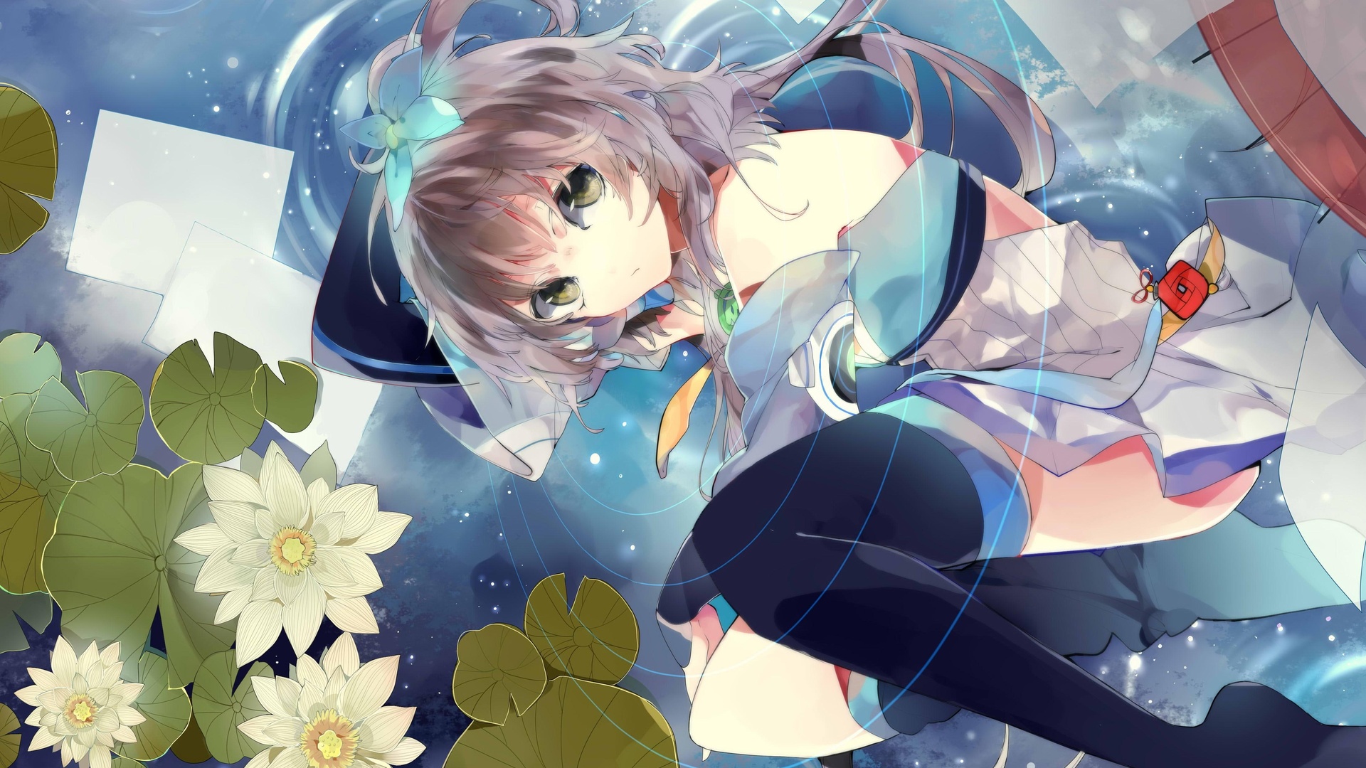 青蓝色泛涟漪的水面上，浅紫发二次元少女洛天依坐于水中，左下角生长着白色荷花与绿色荷叶，整体为清透蓝调风格。