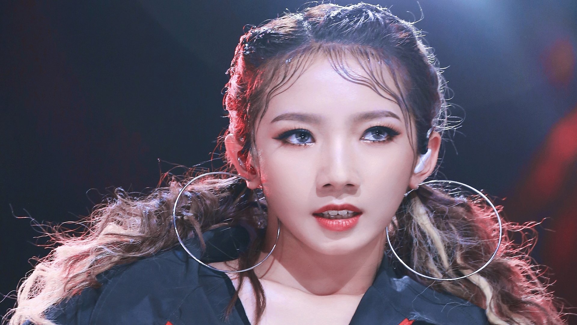 创造101小姐姐孟美岐明星风尚壁纸4