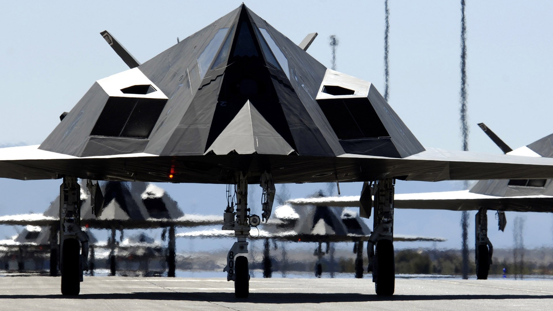 军事天地轰炸机夜鹰f117十一月六日壁纸