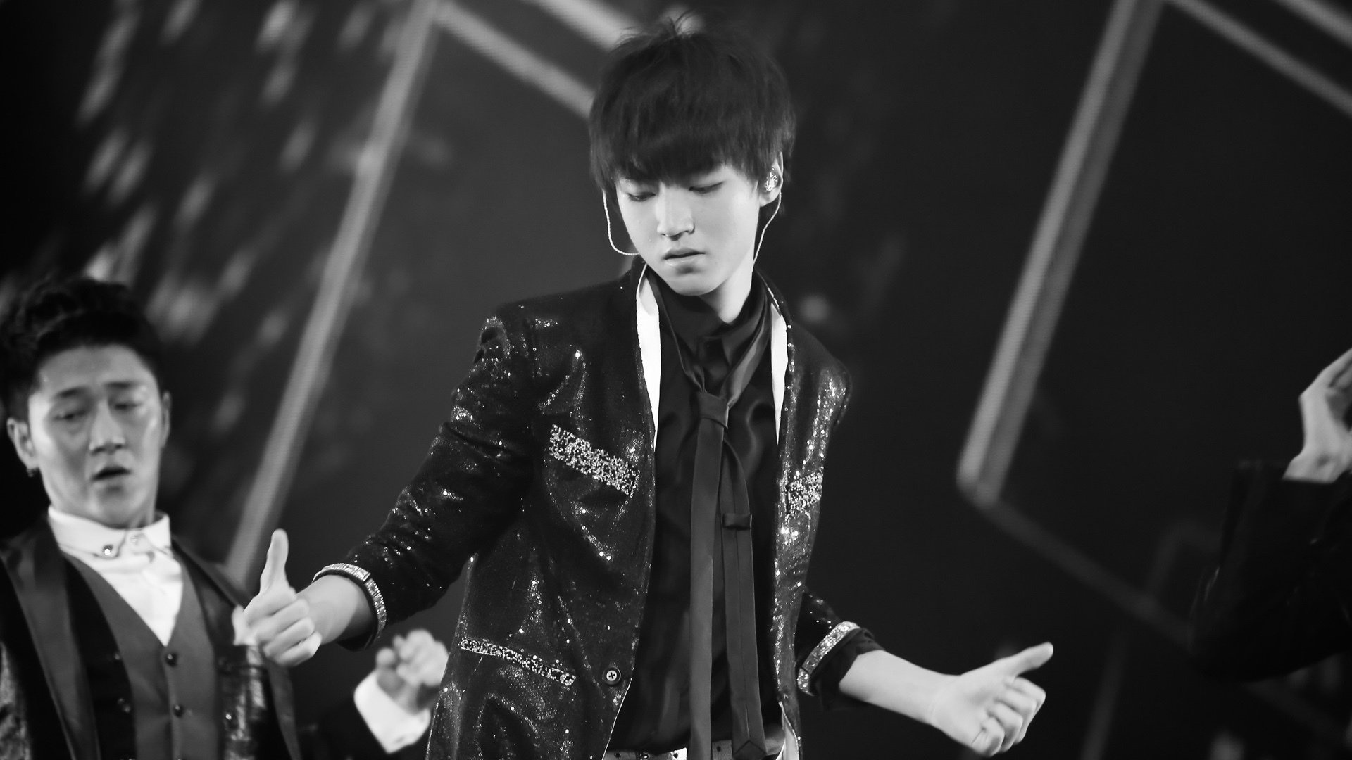 王俊凯明星风尚壁纸7