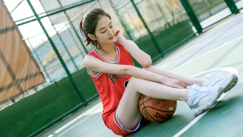 篮球封面女生图片