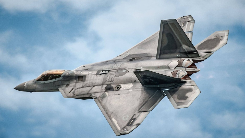 军事飞机战斗机f22军事天地壁纸