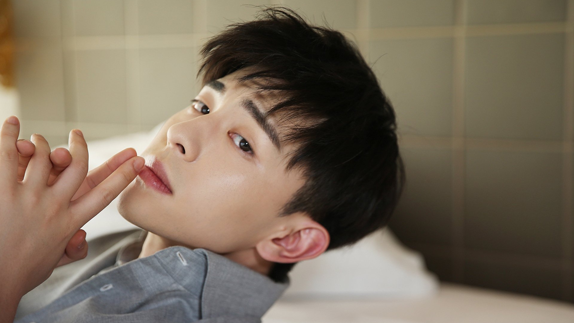 内地明星 邓伦 明星风尚壁纸【1】