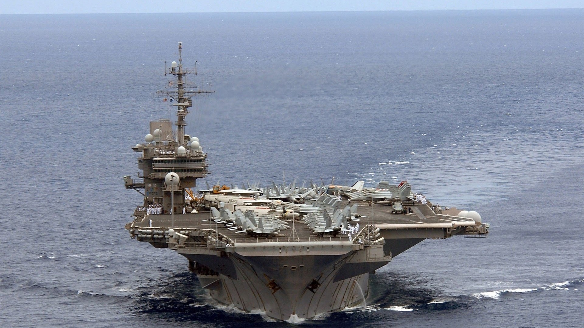 战争暴力飞机大炮战斗军事天地壁纸98