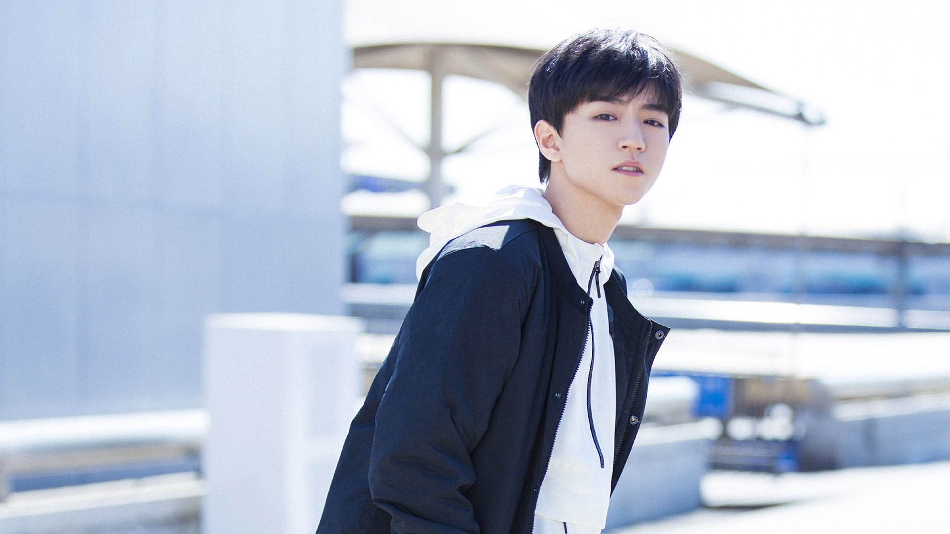 35m上传时间:2020-06-16壁纸标签:tfboys王俊凯明星风尚壁纸封面图