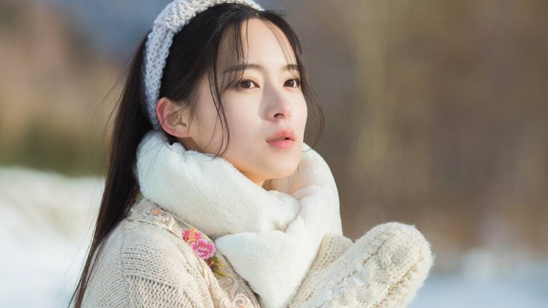 清纯俏丽美女高清桌面壁纸壁纸6