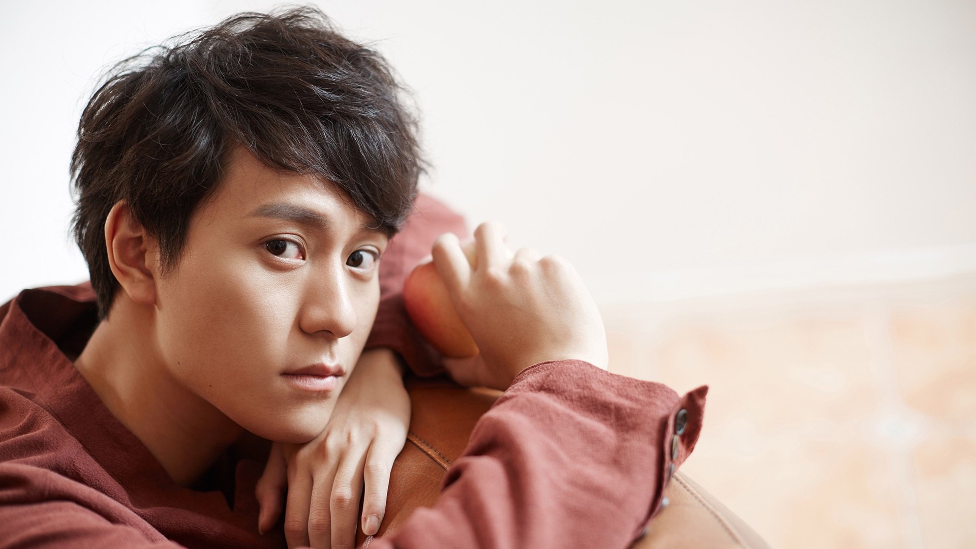 内地明星秦俊杰明星风尚壁纸