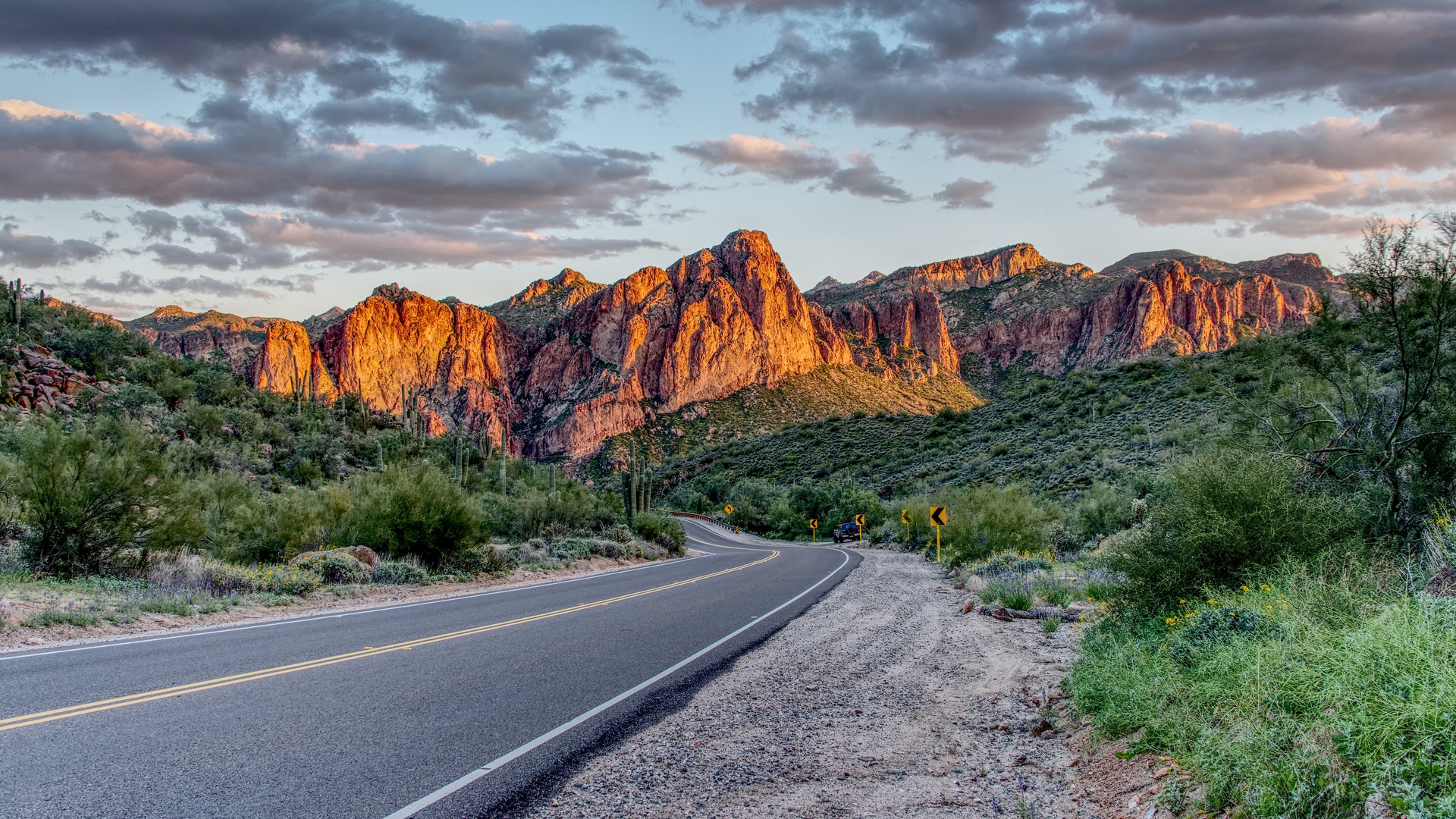 汽车公路4k壁纸封面图相关壁纸推荐冬天 纯美白色 雪山 风景 风景大片