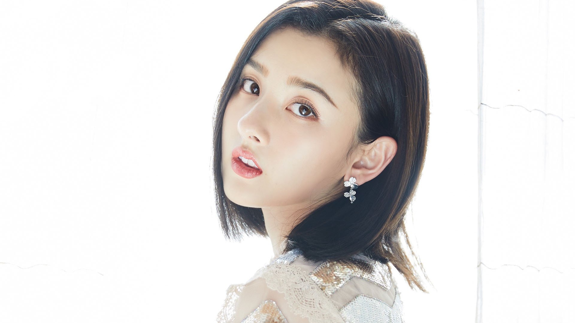 宋祖儿明星风尚壁纸6