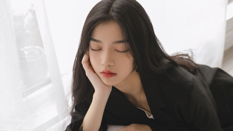高颜值美女气质写真桌面壁纸壁纸