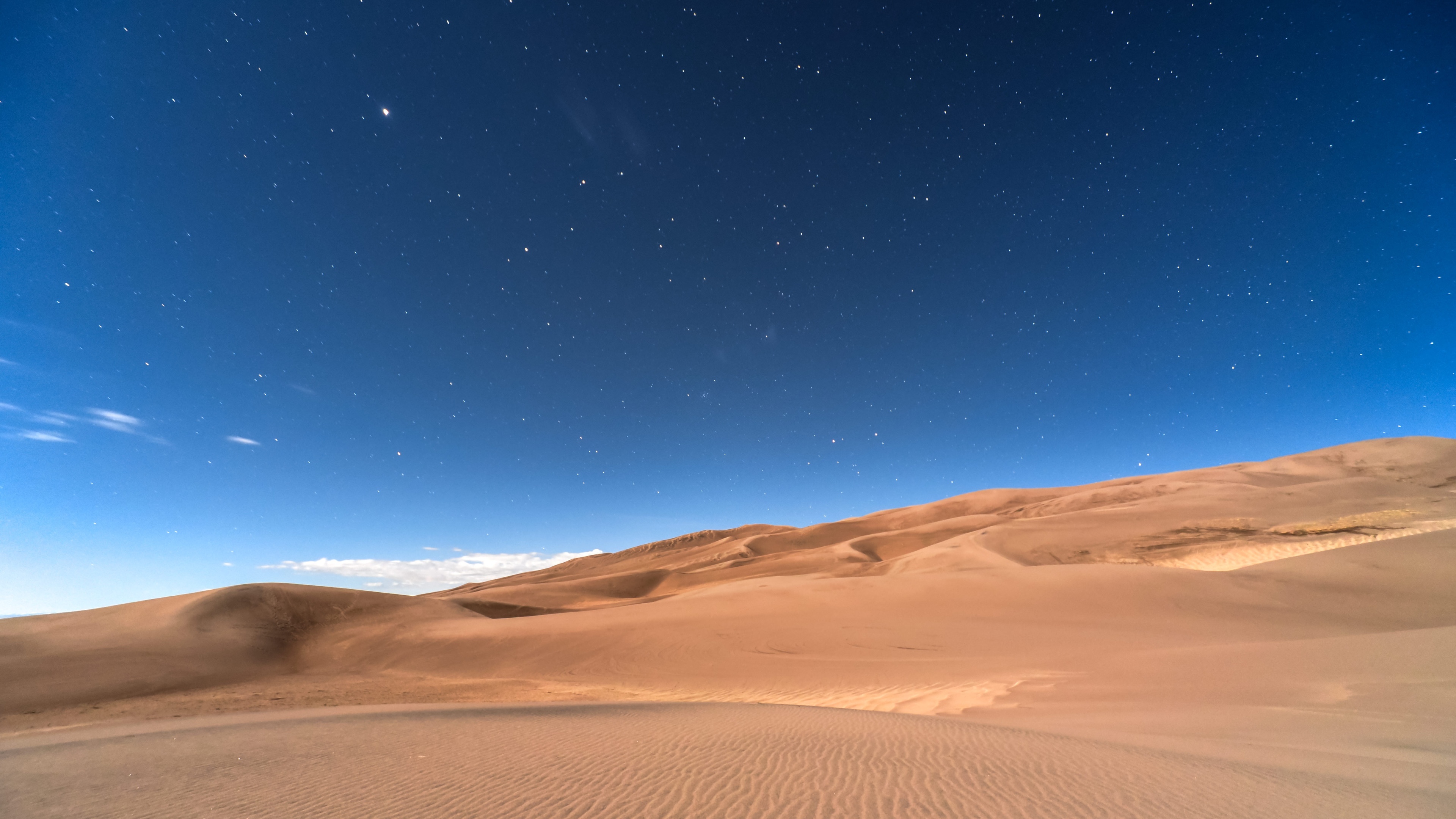 沙漠里的沙子6k风景图片壁纸