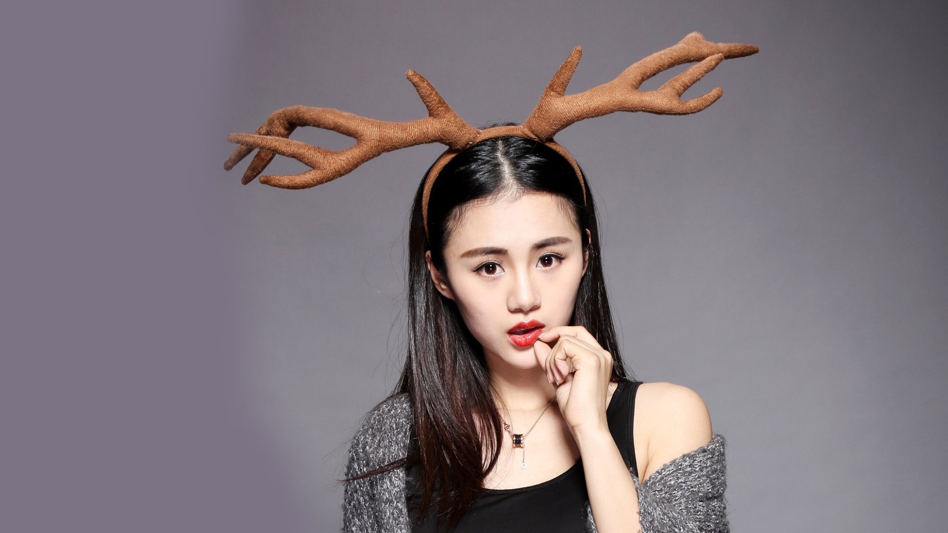安悦溪可爱鹿角装扮头饰明星风尚壁纸