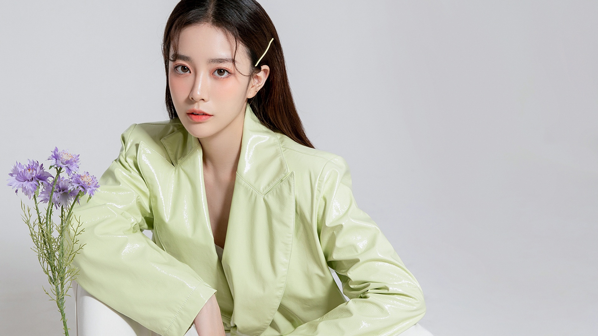 45m上传时间:2020-06-16壁纸标签:文艺美女清新性感写真图片桌面壁纸