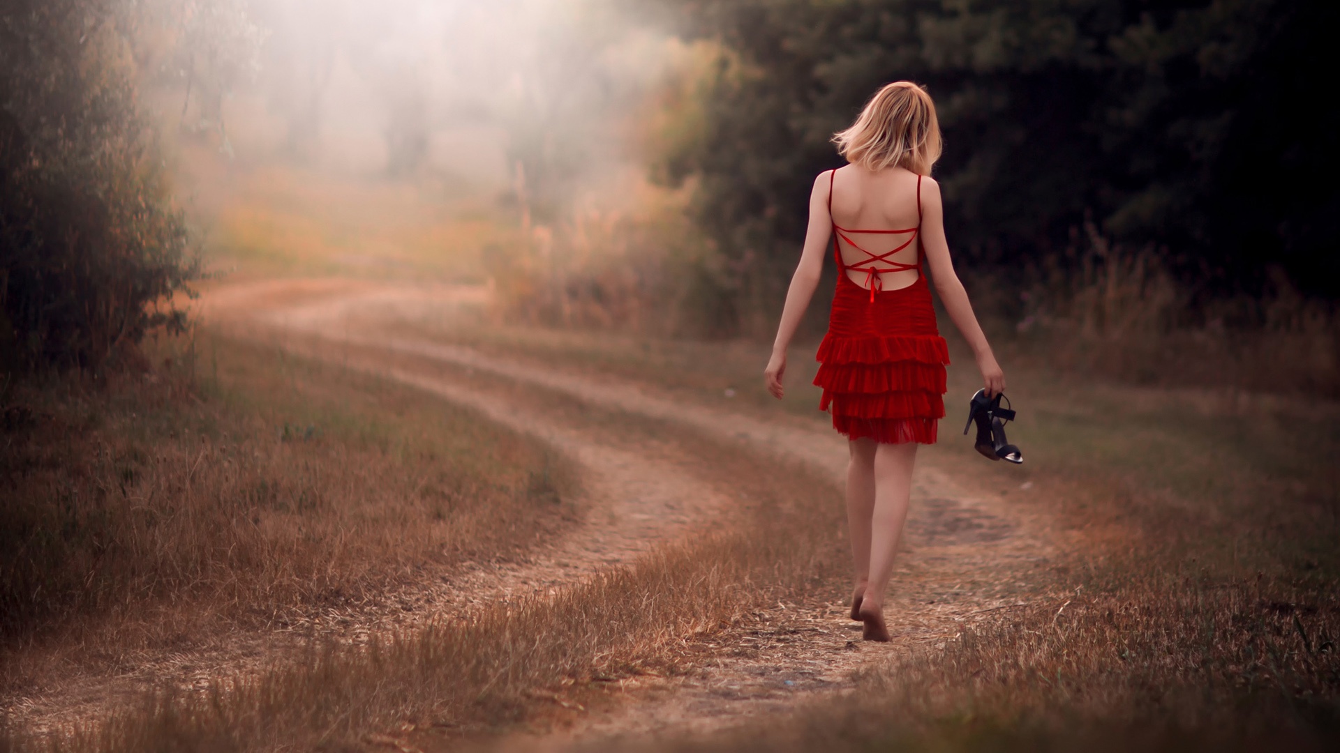 森林中的红裙少女|摄影|人像摄影|陈小小小夕 - 原创作品 - 站酷 (ZCOOL)