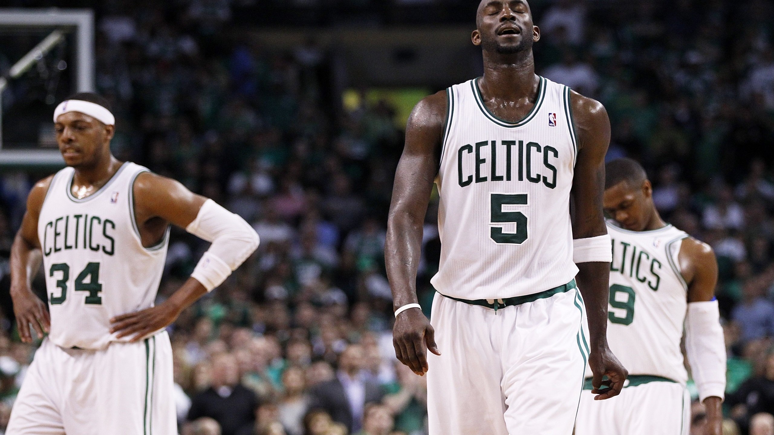 凯尔特人强势逆转击溃对手