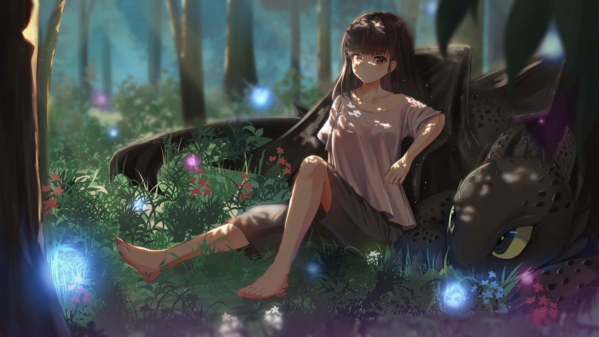 幽暗青绿色魔幻森林中，穿淡紫纱裙的黑发少女靠在黑色无牙仔身上，暖金色阳光穿过枝叶洒下斑驳光斑，地面花草间浮动着紫蓝色发光粒子。