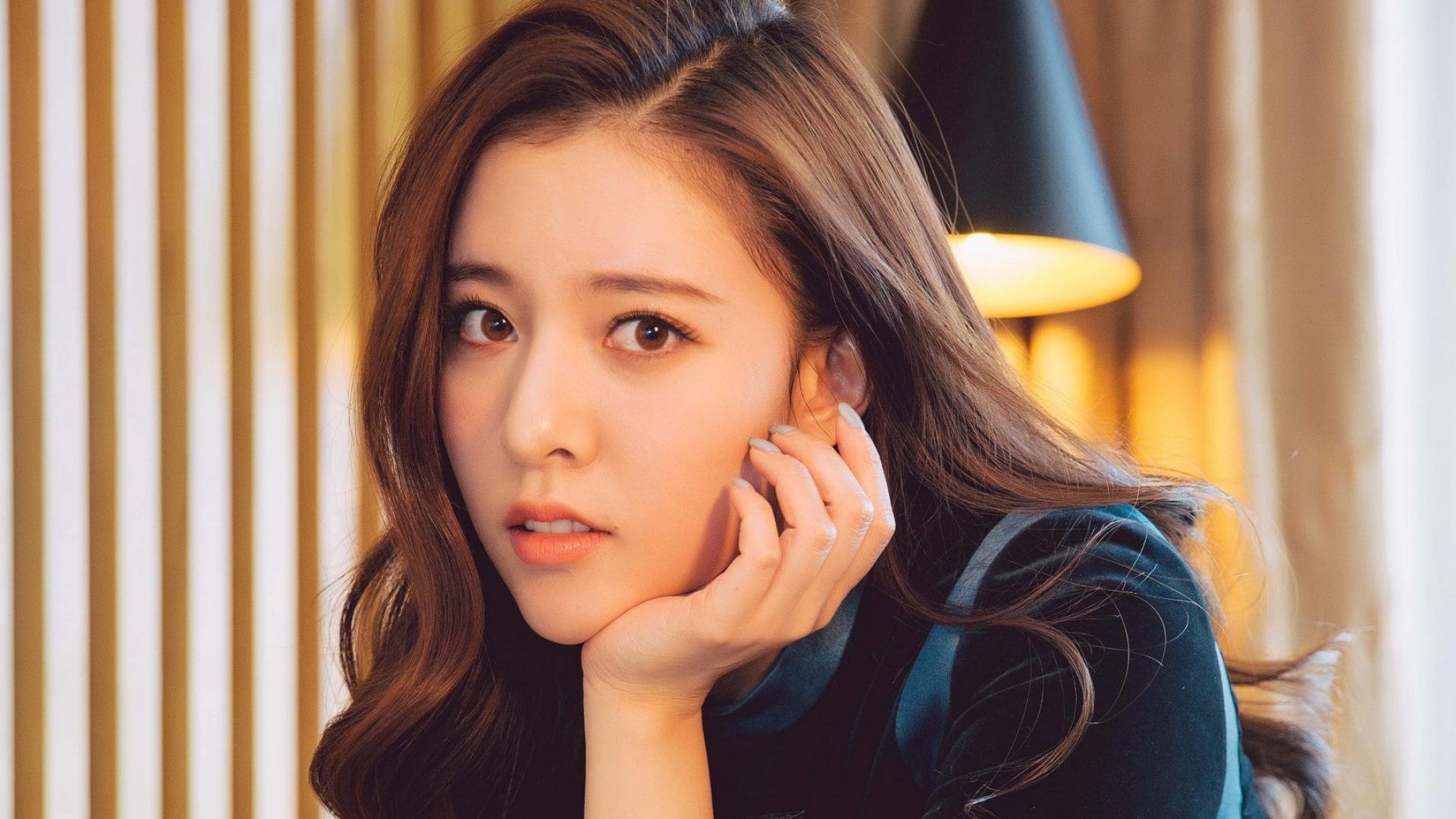 宋妍霏明星风尚壁纸