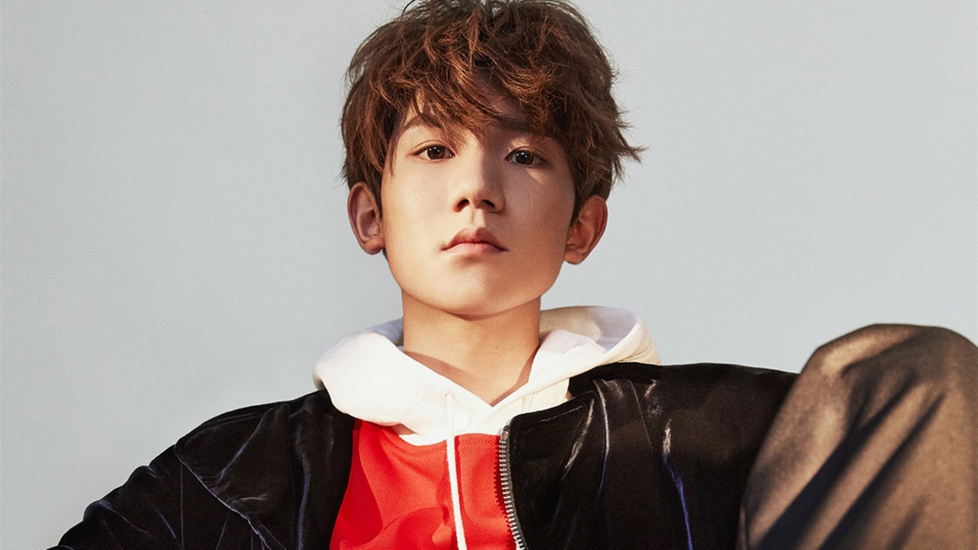 40m上传时间:2020-06-16壁纸标签:王源tfboys明星明星风尚壁纸封面图