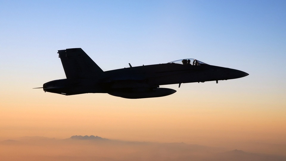 军事战斗机宽屏高清军事天地壁纸39