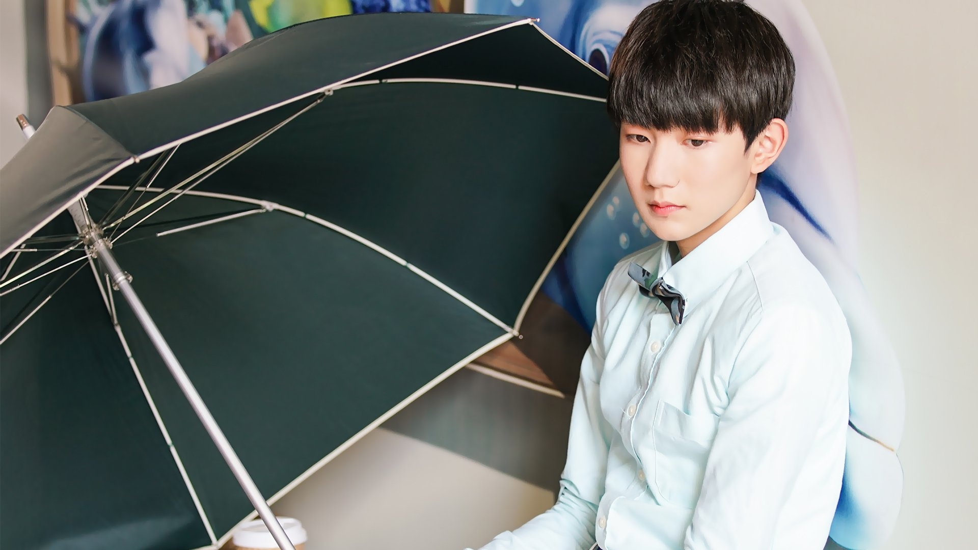 28m上传时间:2020-06-16壁纸标签:tfboys王源明星风尚壁纸封面图王源