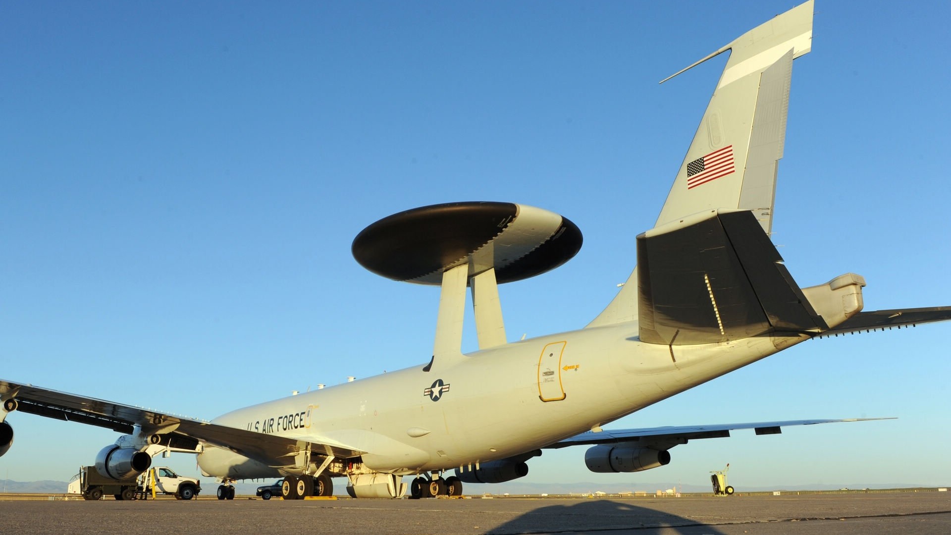 飞机预警机军事天地壁纸13