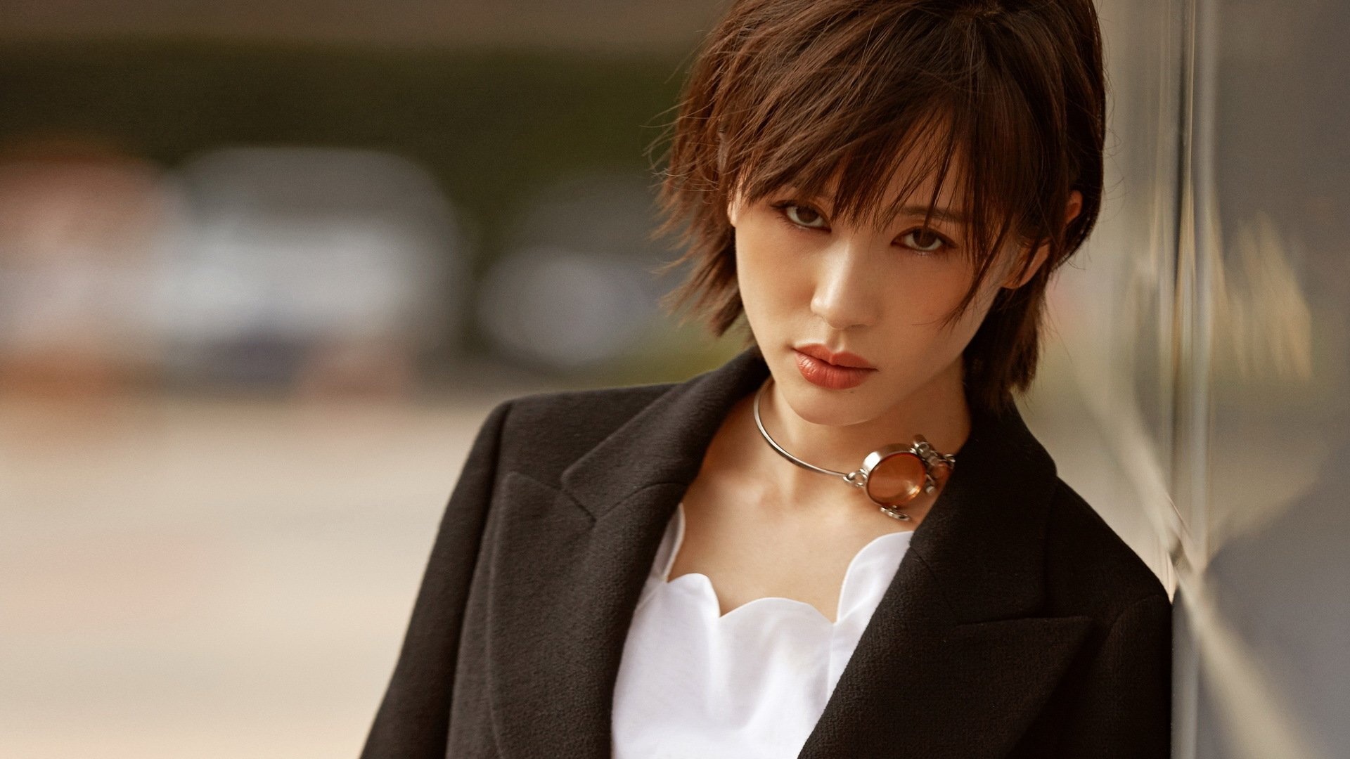 王子文率性女孩明星风尚壁纸2