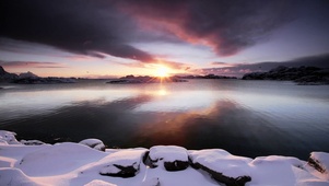 雪地夕阳