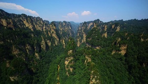 石山林立