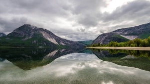 湖光山色