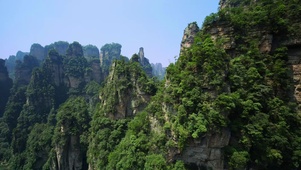 石山林立