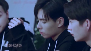 俏皮的小眼神