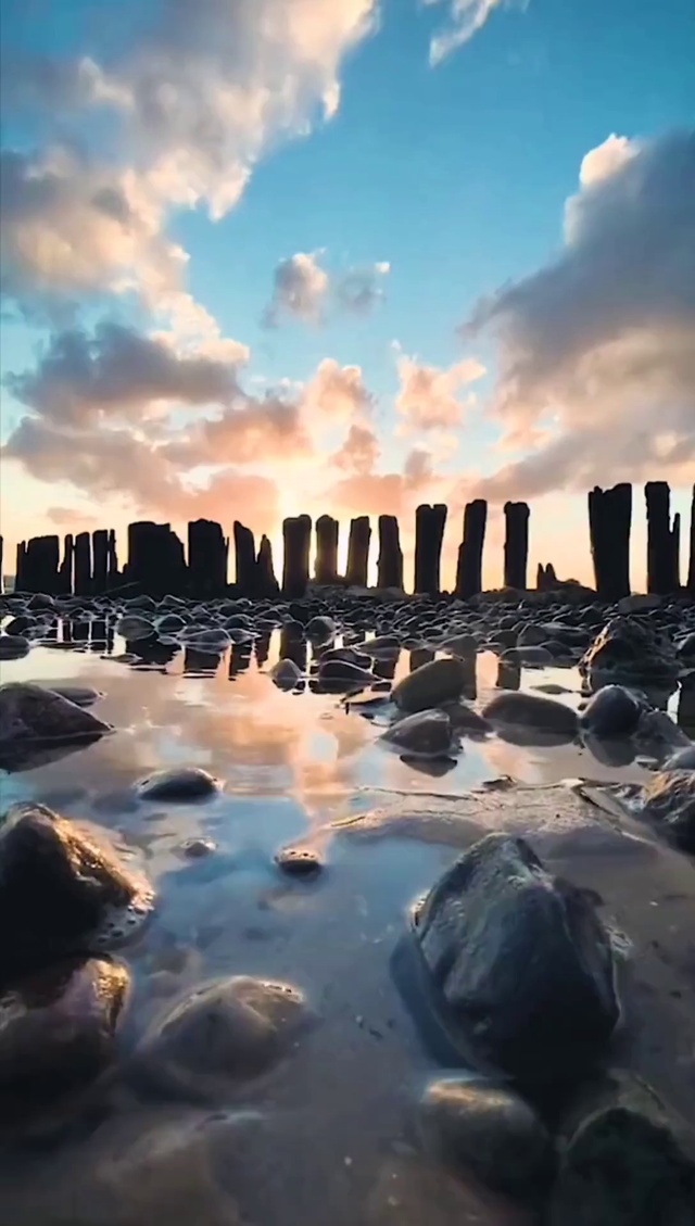 夕阳西下？旭日东升？