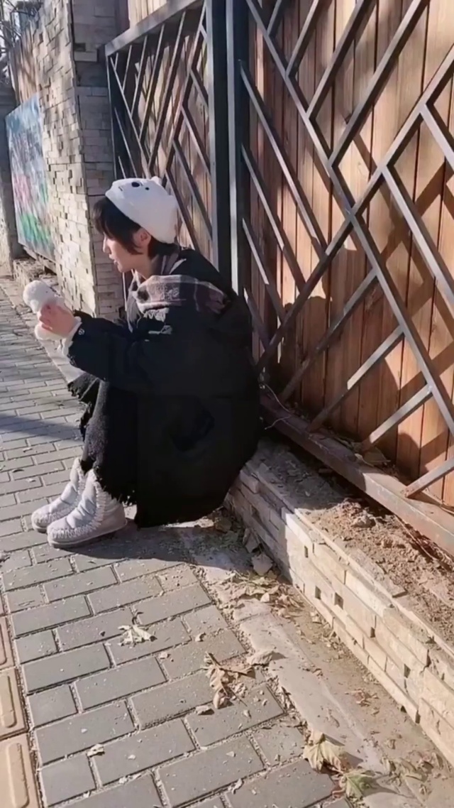 夏天女生追李现，冬天男生追成果