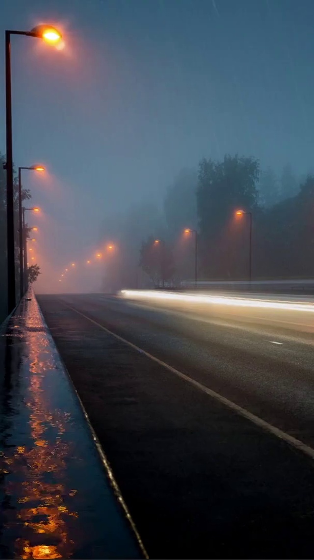 夜晚的雨天马路(风景手机动态壁纸) - 风景手机壁纸下载 - 元气壁纸