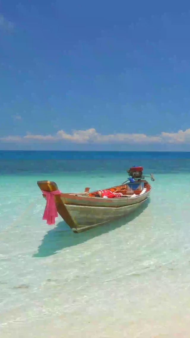 海边小船
