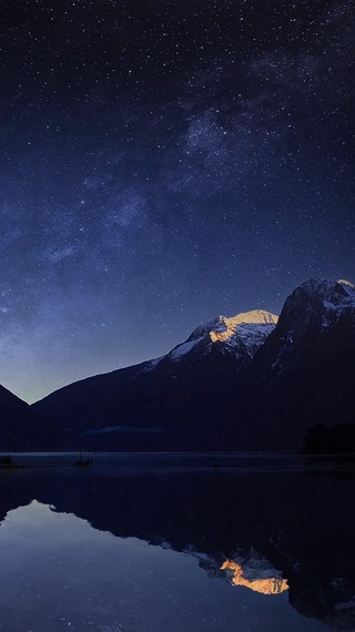 星空下的雪山