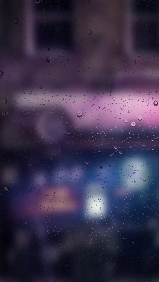 玻璃上的雨滴