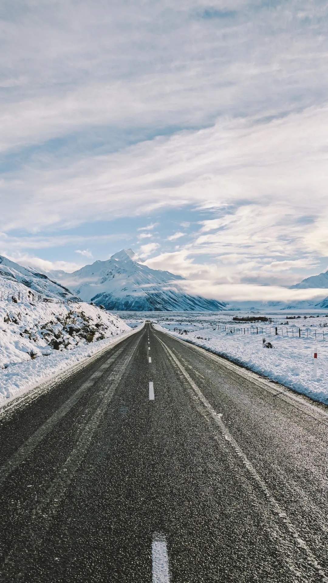 公路,雪原,蓝天白云