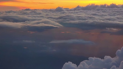 4K超清穿越云海