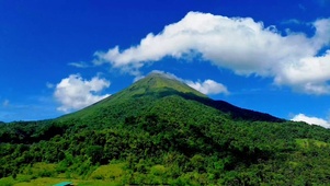 蓝天白云青山