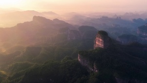 一览众山小
