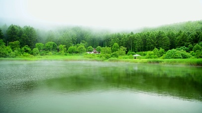 4k朝霧中牧湖