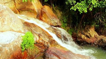 治愈山涧溪流4K