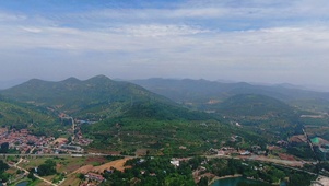 山  与  云