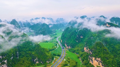 青山云雾