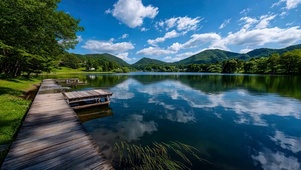 护眼蓝天白云树木河流山川