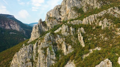 高山峻岭