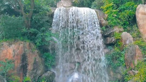 山涧溪水